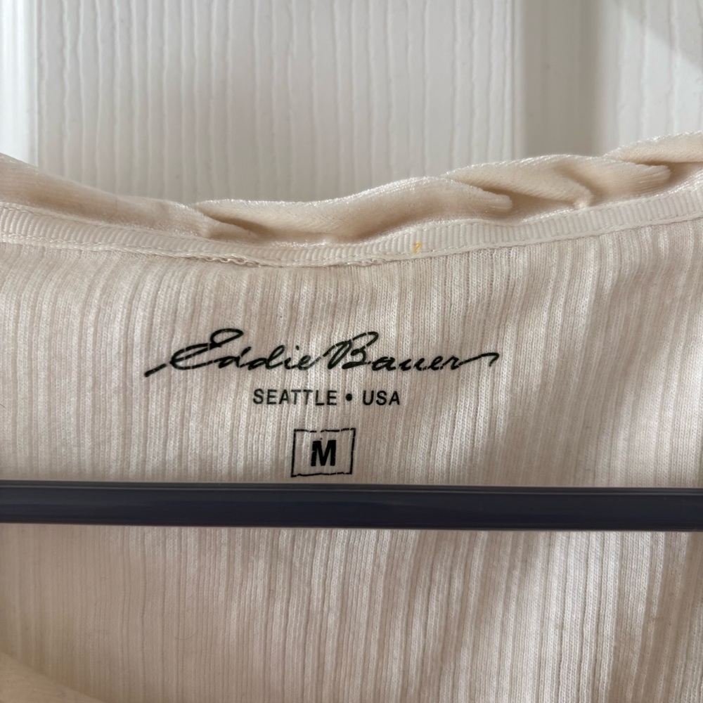 SOLD ‼️ Eddie Bauer Long Sleeve Top - Picture 3 of 3
